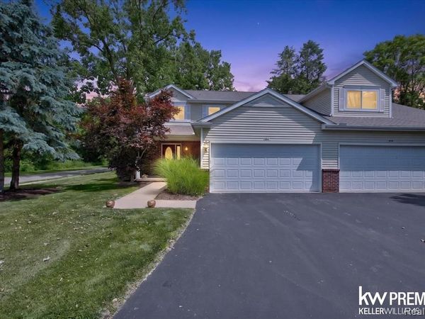 551 Indian Oaks Drive, Howell, MI 48843