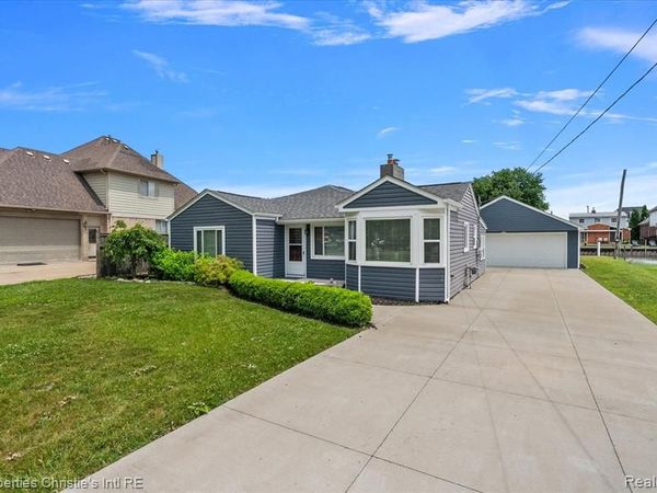 37510 Lakeville Street, Harrison Twp, MI 48045