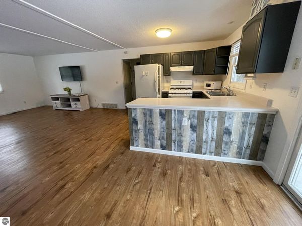 10511 Lake Of The Woods Road, Alden, MI 49612