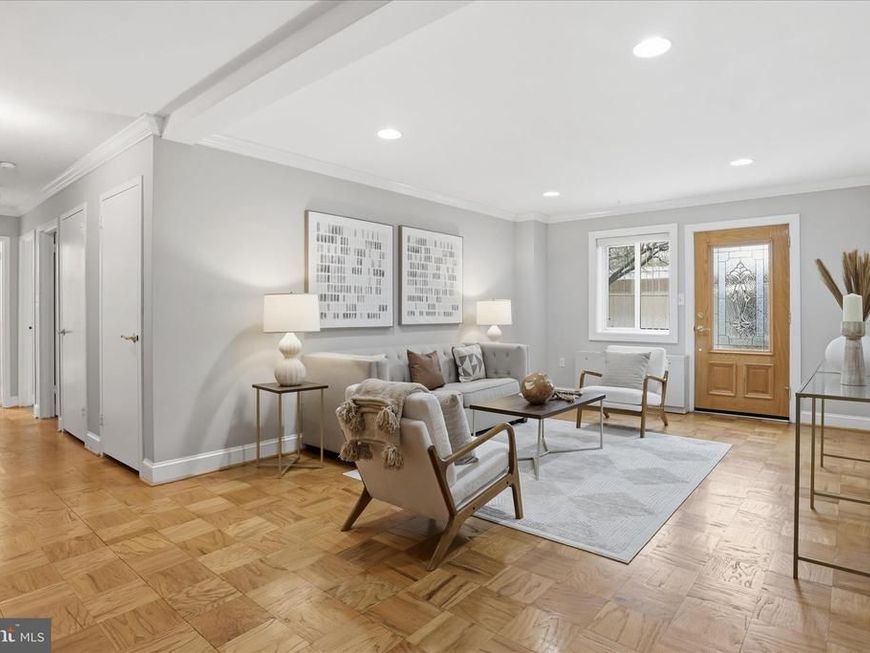200 N Maple Avenue , Unit 212, Falls Church, VA 22046 Main Photo