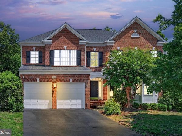 25670 S VILLAGE DRIVE, CHANTILLY, VA 20152
