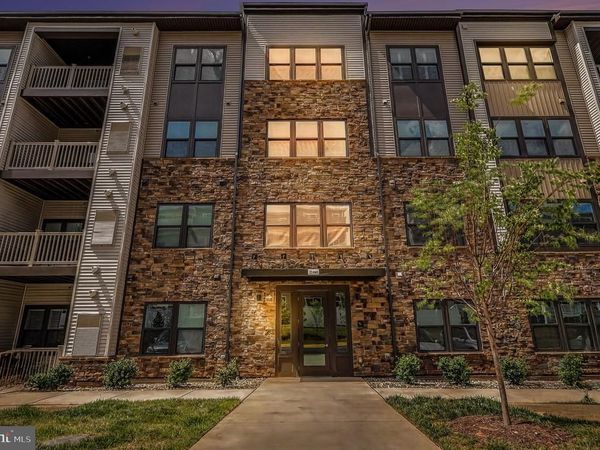21460 MOUNT STERLING TERRACE, Unit 303, STERLING, VA 20164