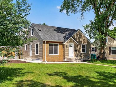 2930 Texa Tonka Avenue, Saint Louis Park, MN 55426