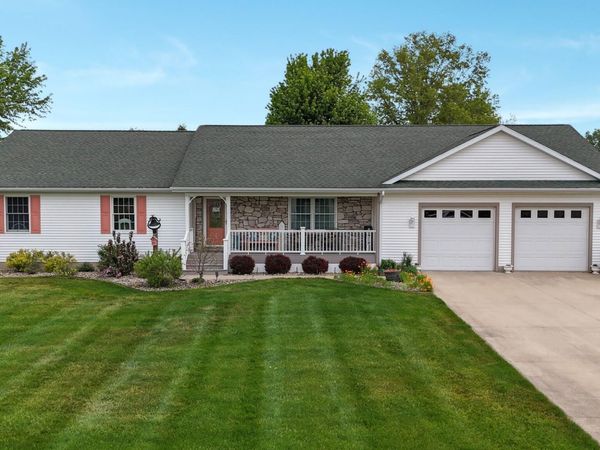29390 Saddlebred Lane, Dowagiac, MI 49047