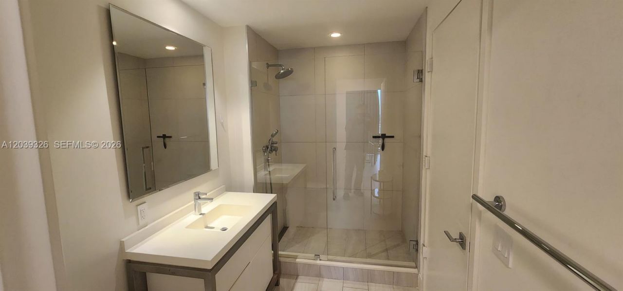 2000 Metropica Way, Unit 2106, Sunrise, FL 33323 Photo