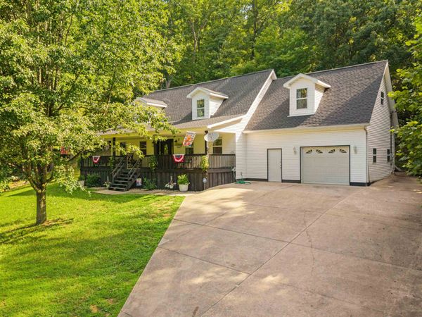2105 Whites Creek Road, Prichard, WV 25555