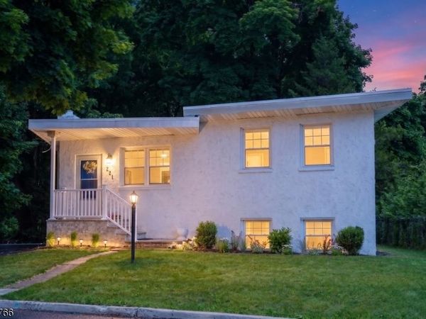 221 Lakeview Dr, Ridgewood, NJ 07450