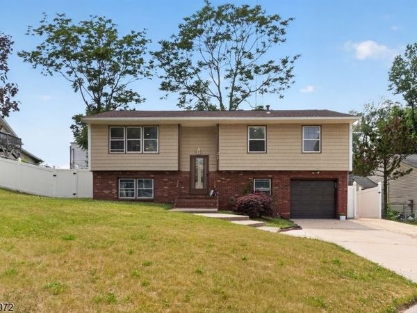 21 Ash Rd, Edison, NJ 08817