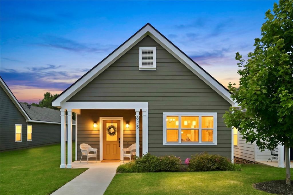 825 NE Heights Lane, Bentonville, AR 72712 Main Photo