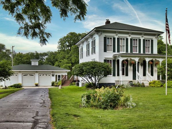 8045 Chilson Road, Pinckney, MI 48169