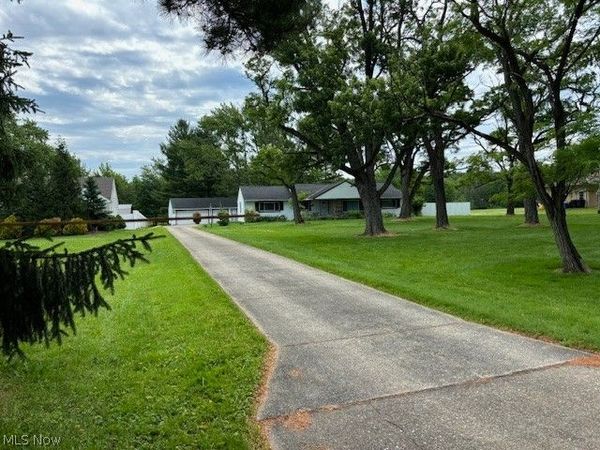 15381 Howe Road , Strongsville, OH 44136