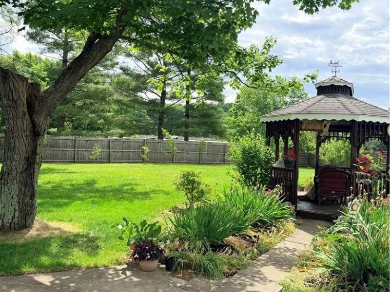 15381 Howe Road, Strongsville, OH 44136 Photo 6
