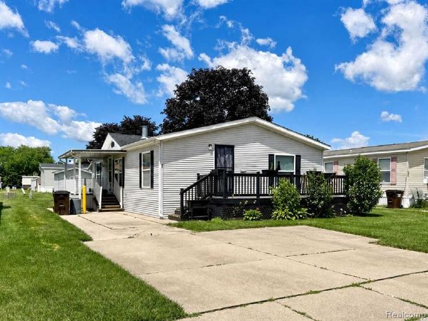 90 Menlo Park Drive, Sumpter Twp, MI 48111