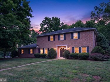 300 ACRE DRIVE , CARLISLE, PA 17013