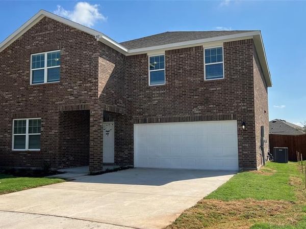 702 Camden Drive, Lavon, TX 75166