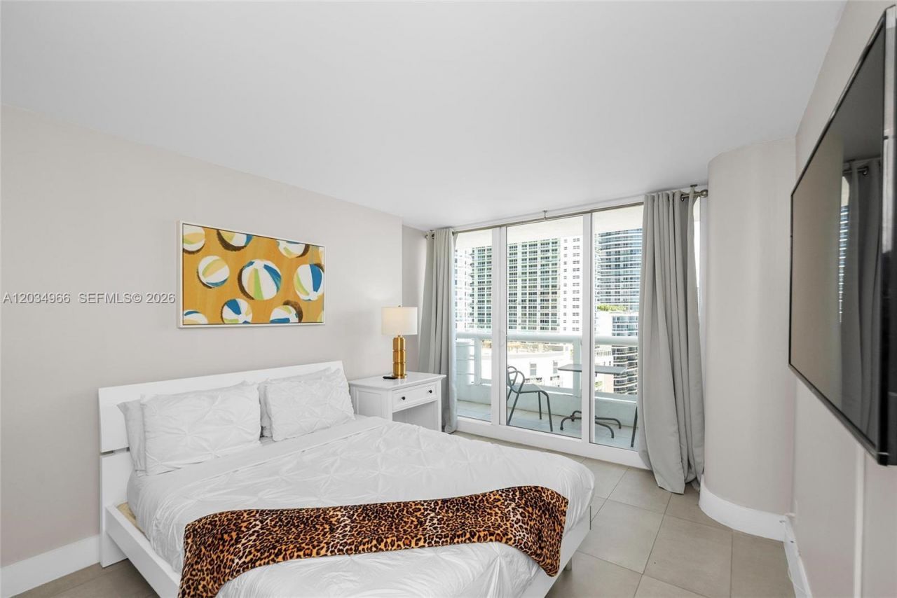 1717 N Bayshore Dr , Unit A-1740, Miami, FL 33132 Photo
