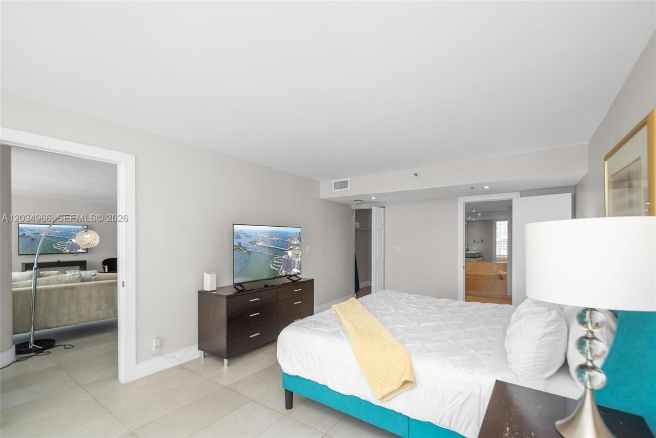 1717 N Bayshore Dr , Unit A-1740, Miami, FL 33132 Photo