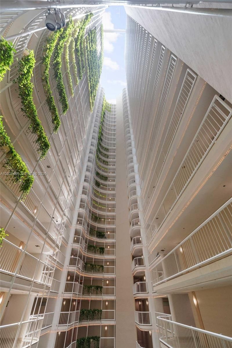 1717 N Bayshore Dr , Unit A-1740, Miami, FL 33132 Photo