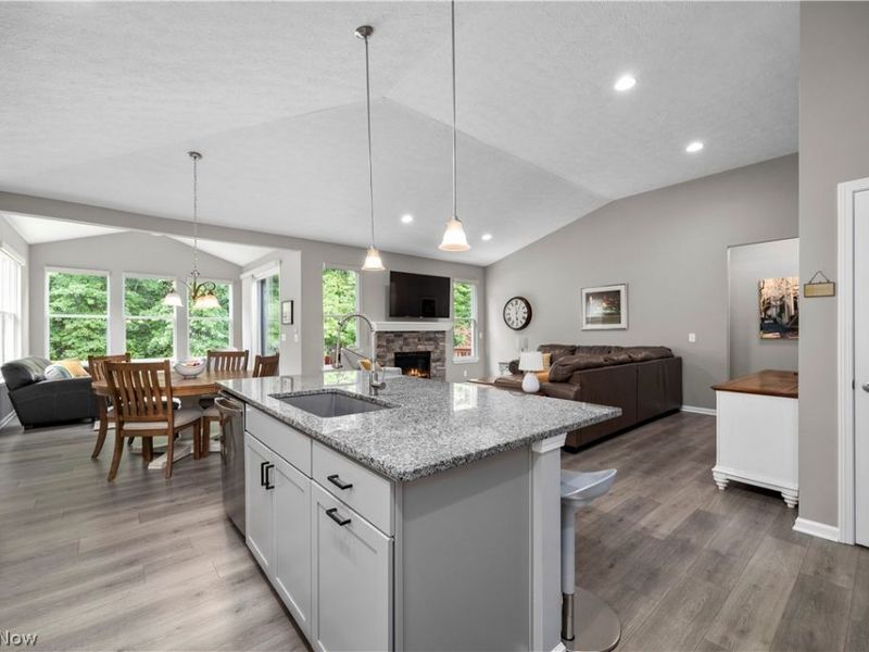 6560 Amber Way , North Ridgeville, OH 44039 Photo 4
