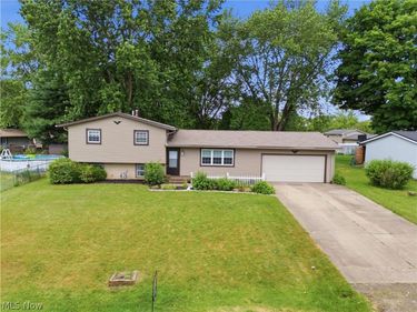 1819 Stonehenge Avenue NW, Massillon, OH 44646