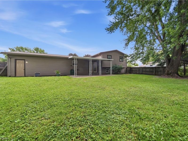 1819 Stonehenge Avenue NW, Massillon, OH 44646 Photo 32