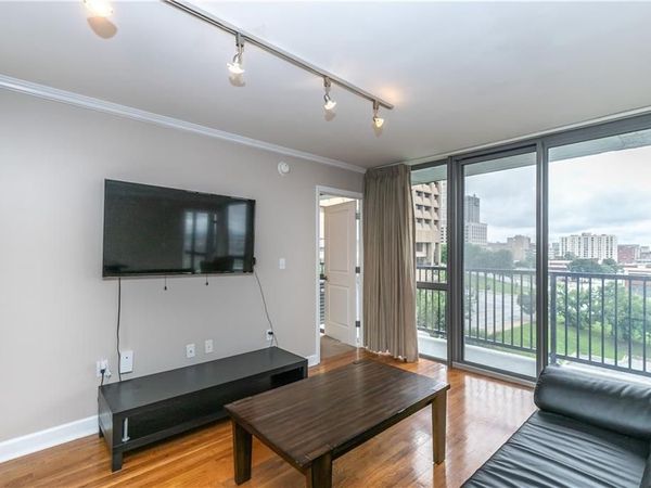 600 Admiral Boulevard, Unit 803, Kansas City, MO 64106