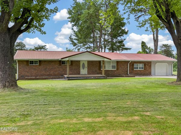 74 Farmer Rd, Crossville, TN 38571