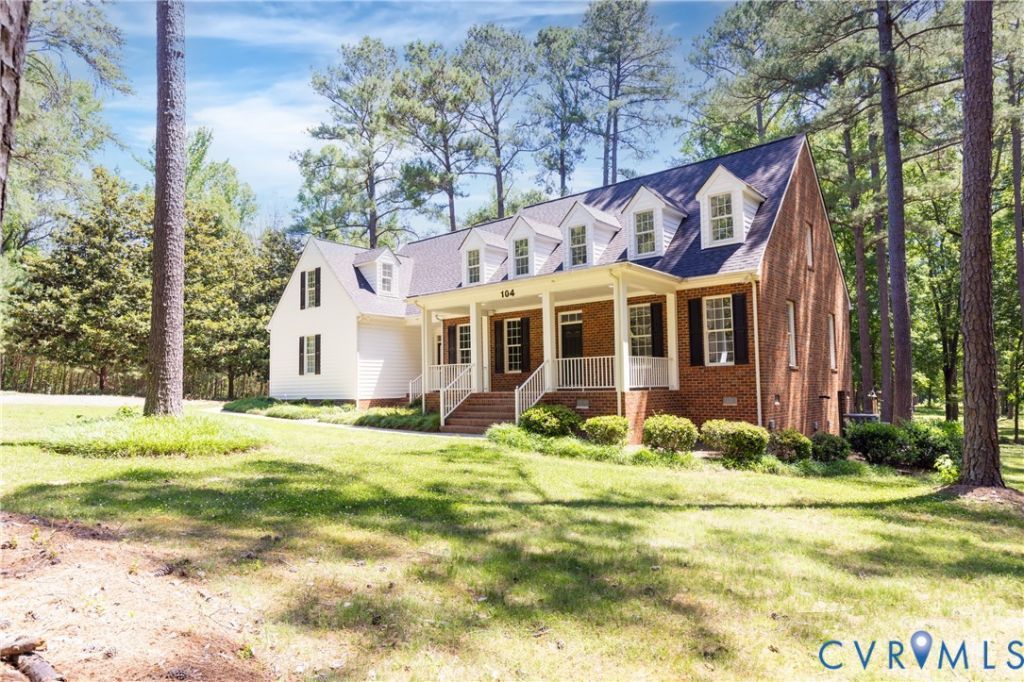 104 Petersburg Road Powhatan, VA 23139