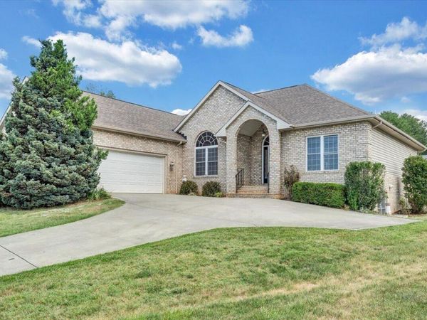 1619 Sterling Place CIR, Roanoke, VA 24012