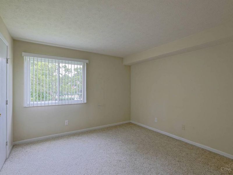 5984 Meadowcreek Drive, Unit 6, Miami Twp, OH 45150 Photo 18