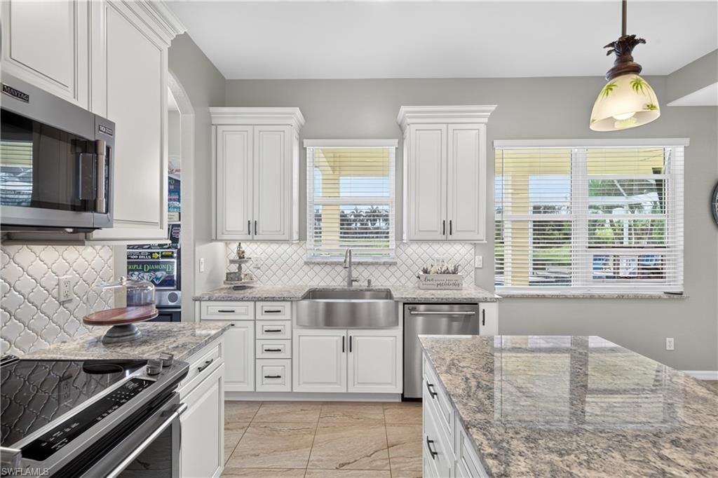 2659 Amber Lake Dr, Cape Coral, FL 33909 Photo