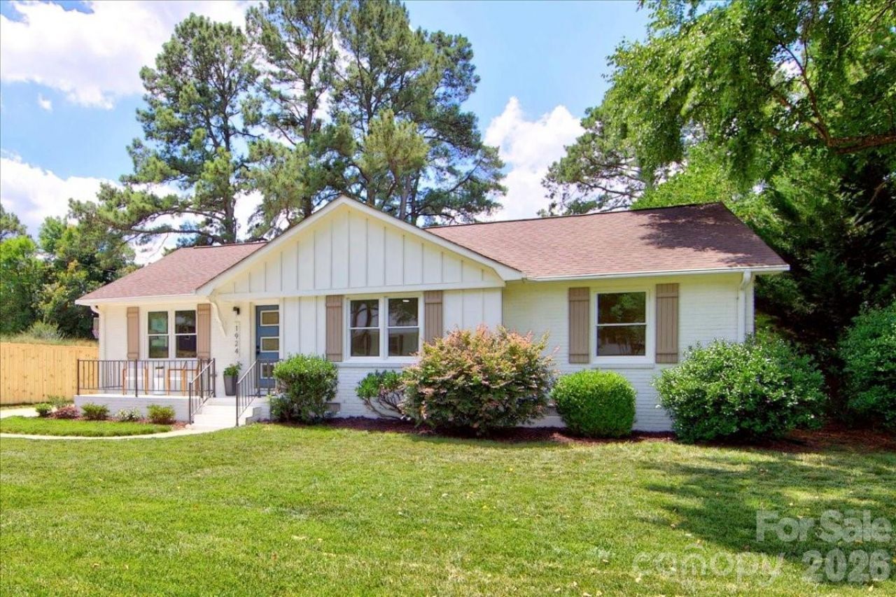 1924 Bentley Place, Charlotte, NC 28205 Main Photo