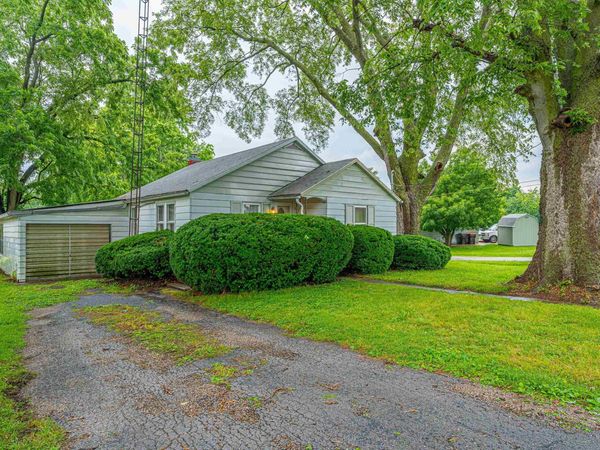 401 Home Avenue, Lincoln, IL 62656