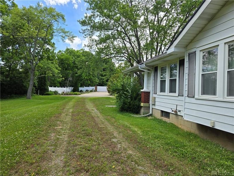 1410 S Central Drive, Beavercreek, OH 45432 Photo 3