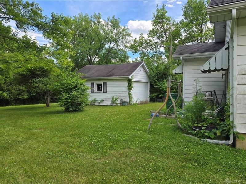 1410 S Central Drive, Beavercreek, OH 45432 Photo 6