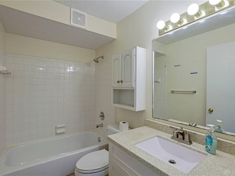 5984 Meadow Creek Drive, Unit 6, Miami Township, OH 45150 Photo 20