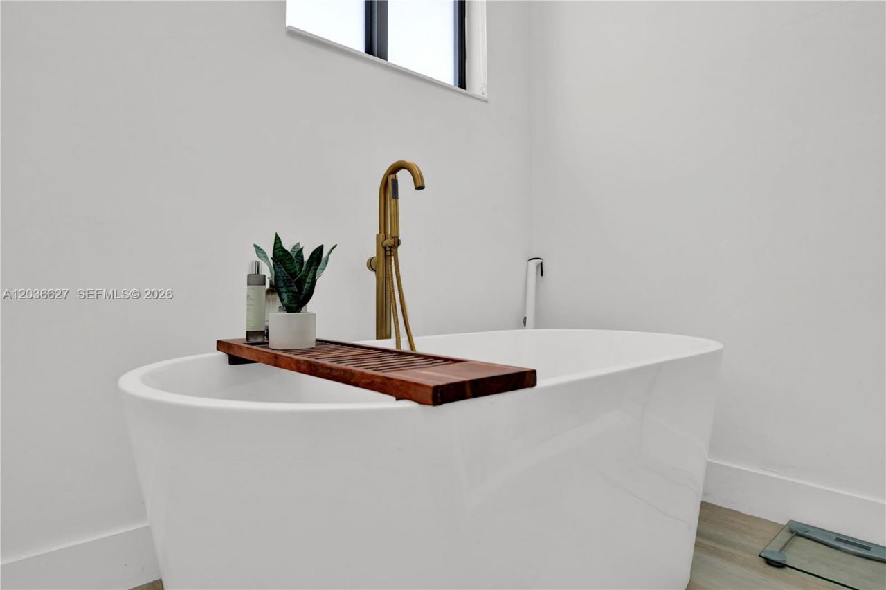 3022 SW 17th St , Unit 3022, Miami, FL 33145 Photo