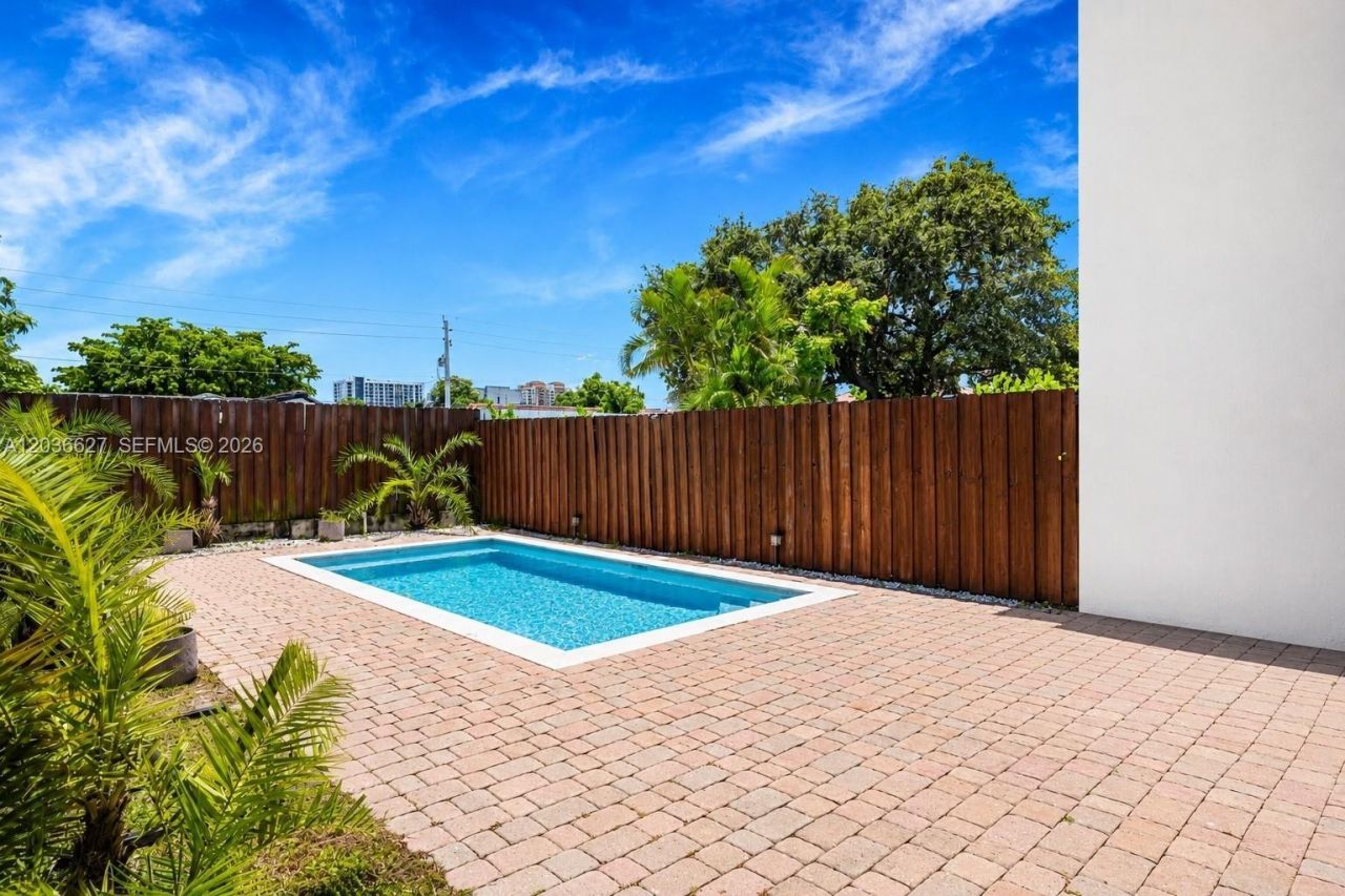 3022 SW 17th St , Unit 3022, Miami, FL 33145 Photo