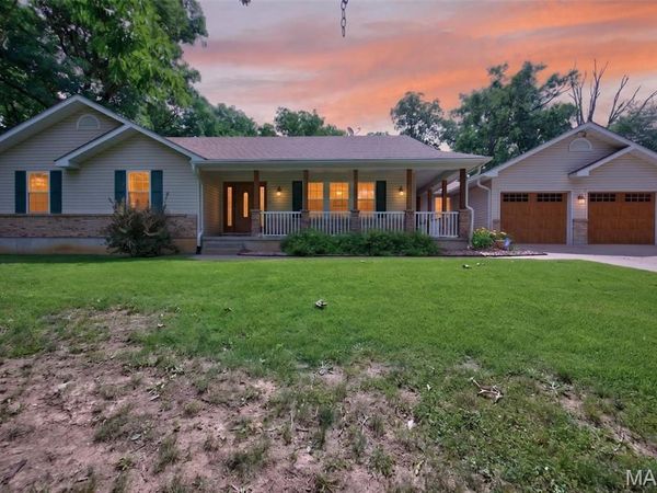 2101 Deer Run Meadows, Troy, MO 63379