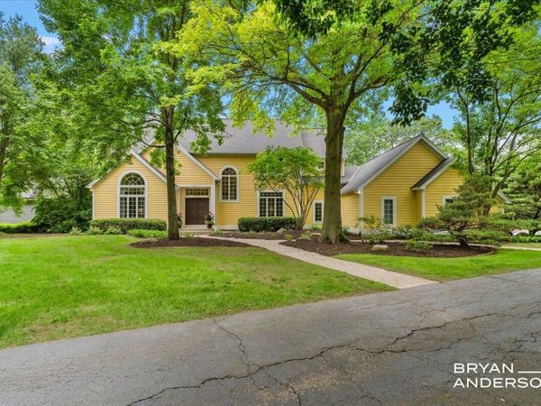 1015 Bradford Hollow Lane NE, Grand Rapids, MI 49525
