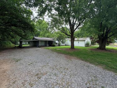 12901 Woodville Road, West Paducah, KY 42086