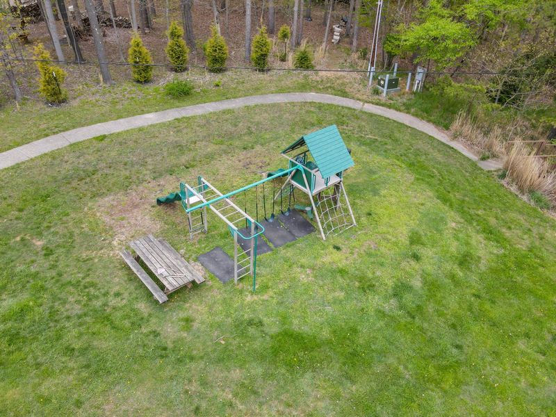 1832 Piegan Court , Logan, OH 43138 Photo 27