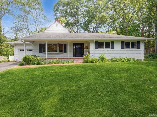 23 Eastwood Road , Miller Place, NY 11764