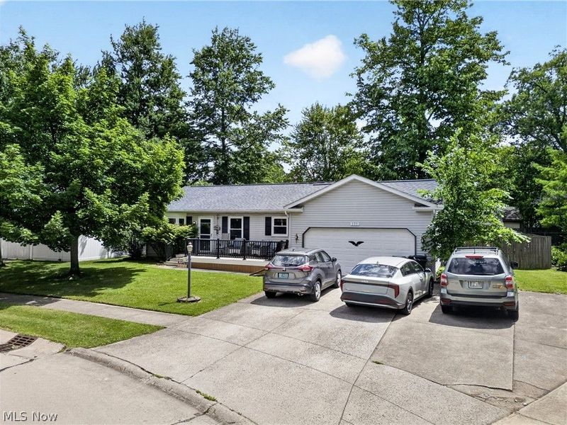 339 Horseshoe Drive , Lagrange, OH 44050 Photo 3