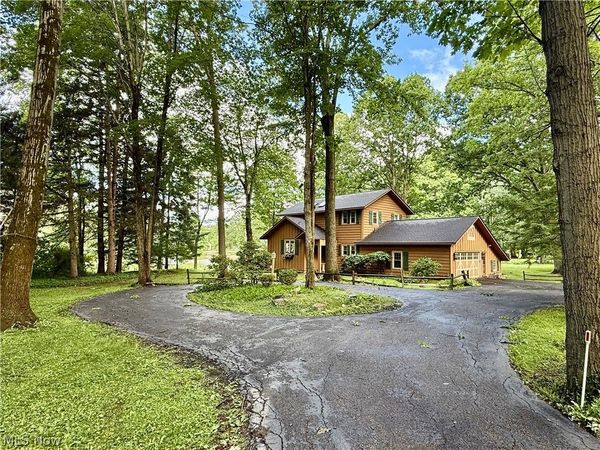 17956 Elliott Drive , Chagrin Falls, OH 44023