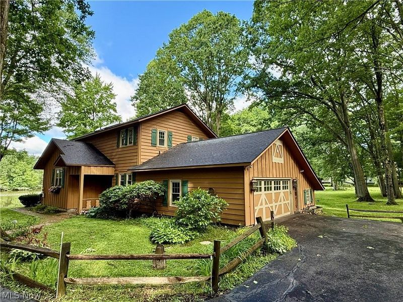 17956 Elliott Drive , Chagrin Falls, OH 44023 Photo 2