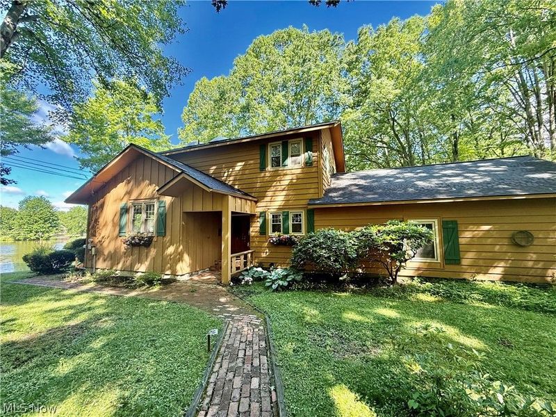 17956 Elliott Drive , Chagrin Falls, OH 44023 Photo 3