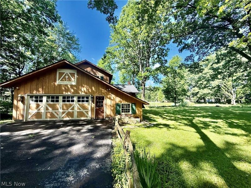 17956 Elliott Drive , Chagrin Falls, OH 44023 Photo 5