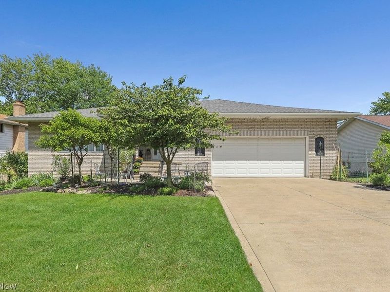7159 Rustic Oval , Independence, OH 44131 Photo 2
