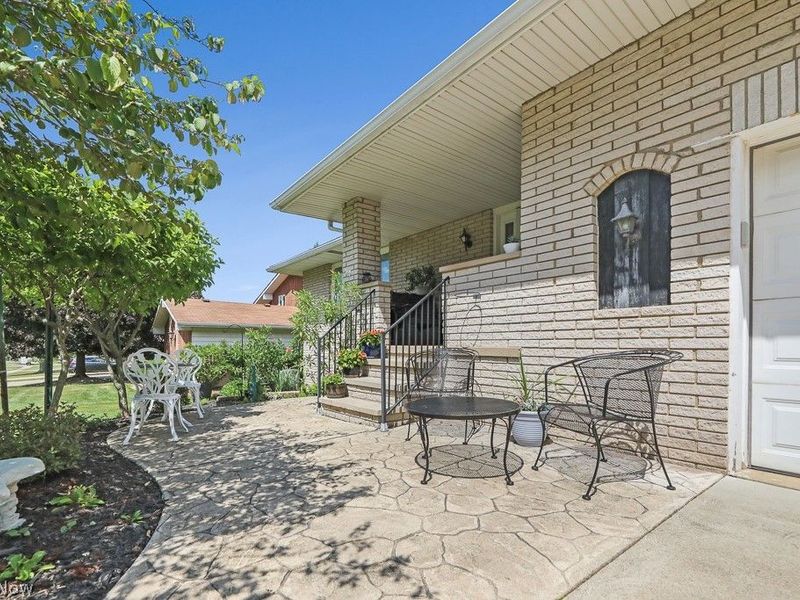 7159 Rustic Oval , Independence, OH 44131 Photo 3